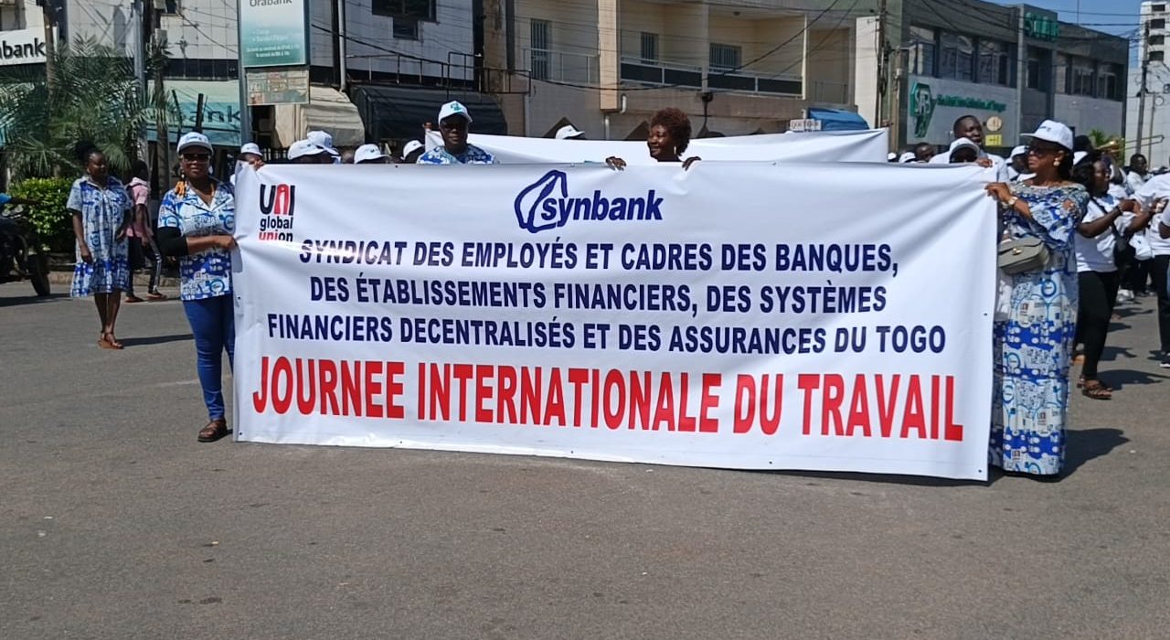 1er mai 2026 : un appel à de meilleures conditions de travail  au cœur de la célébration dans le secteur bancaire