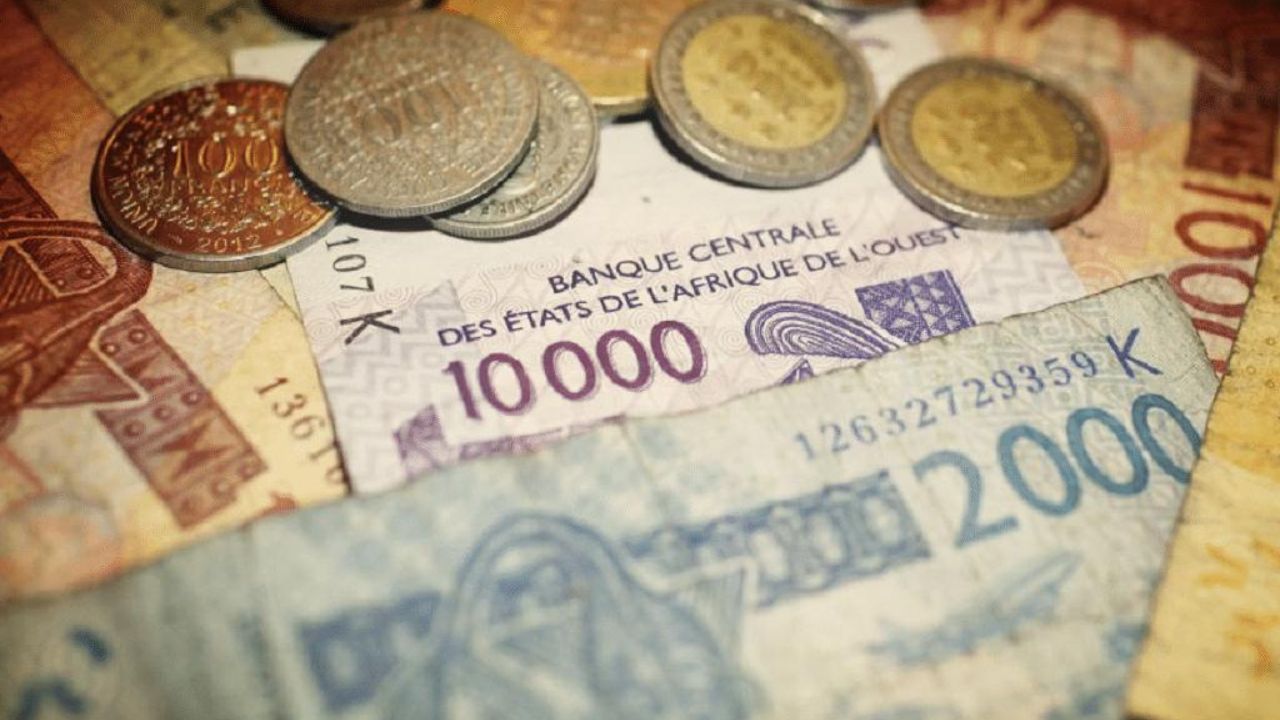 Bénin : Le refus de billets froissés et de pièces usées constitue une infraction